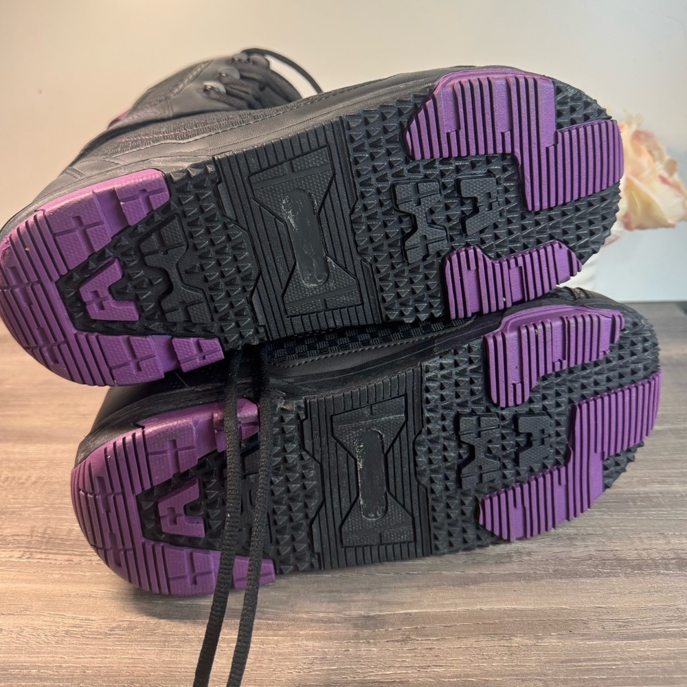 SIMMS Omen Women's Black and Purple Snowboard  Boots size 10 EUC - Picture 6 of 6